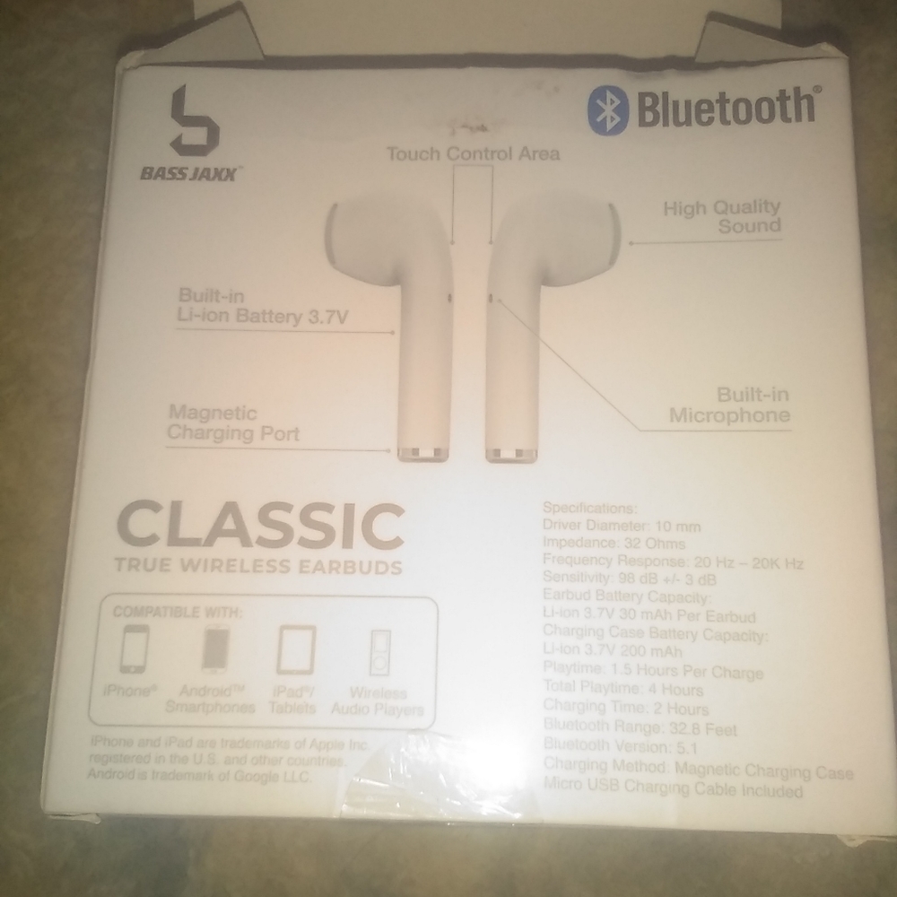 Wireless earbuds